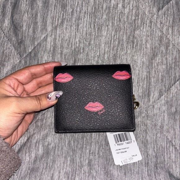 Coach Snap Wallet with Lips print - Picture 3 of 7